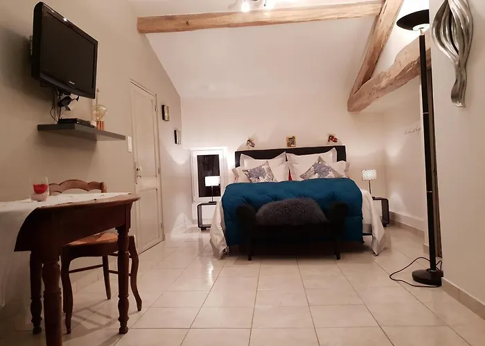 Nocleg ze śniadaniem Moulin De Ladausse 4*